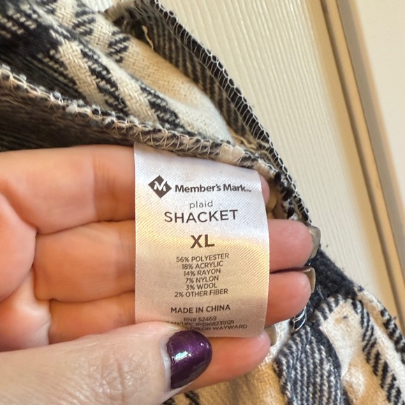 Plaid Gray and White Women's Shacket - Picture 4 of 6